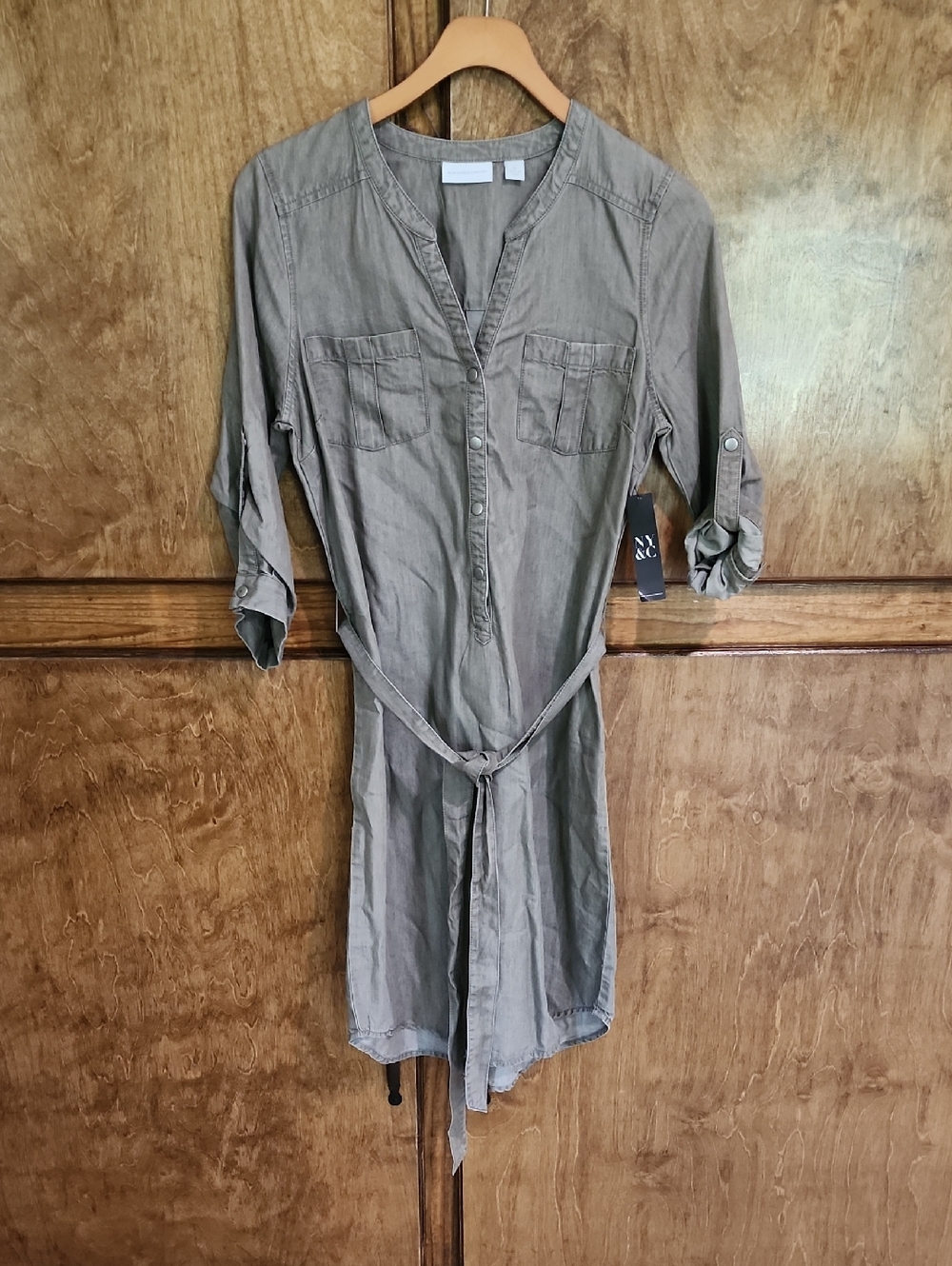 NWT ✨️New York & Company Taupe/Grey Button-Front Shirt Dress